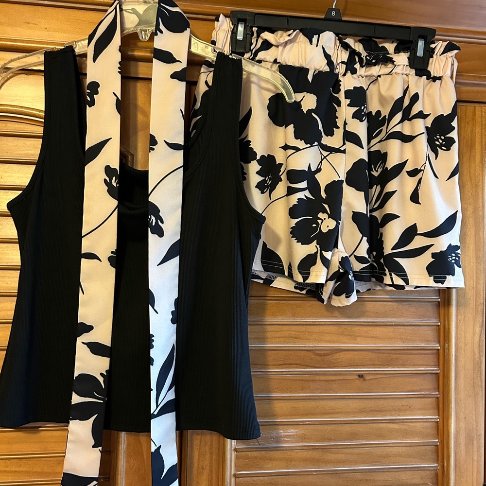 Floral Black and Cream Women Short Set